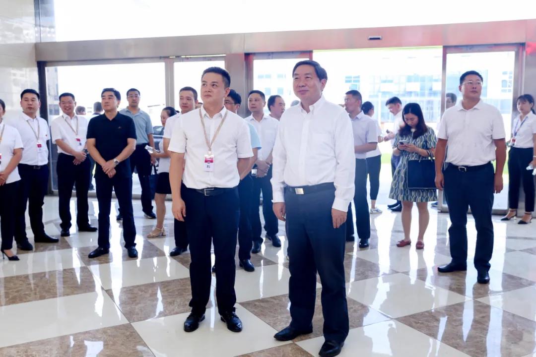 司法部副部長熊選國率國務院農(nóng)民工工作督察組蒞臨聰廚食品督查指導工作 司法部副部長熊選國率國務院農(nóng)民工工作督察組蒞臨聰廚食品督查指導工作