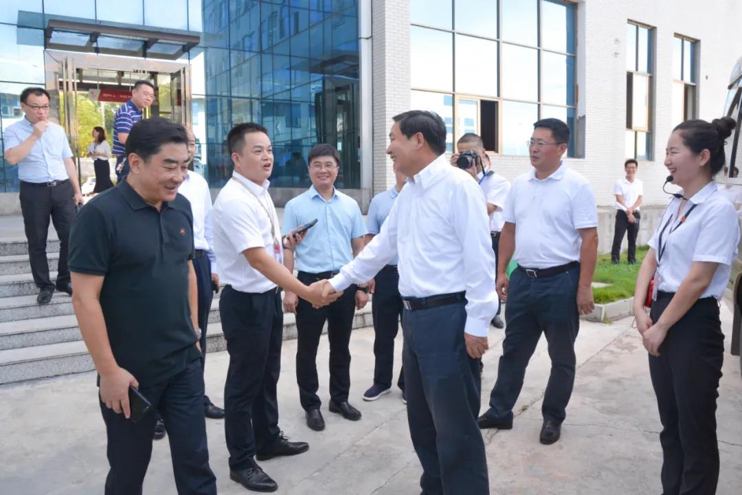 司法部副部長熊選國率國務院農(nóng)民工工作督察組蒞臨聰廚食品督查指導工作 司法部副部長熊選國率國務院農(nóng)民工工作督察組蒞臨聰廚食品督查指導工作